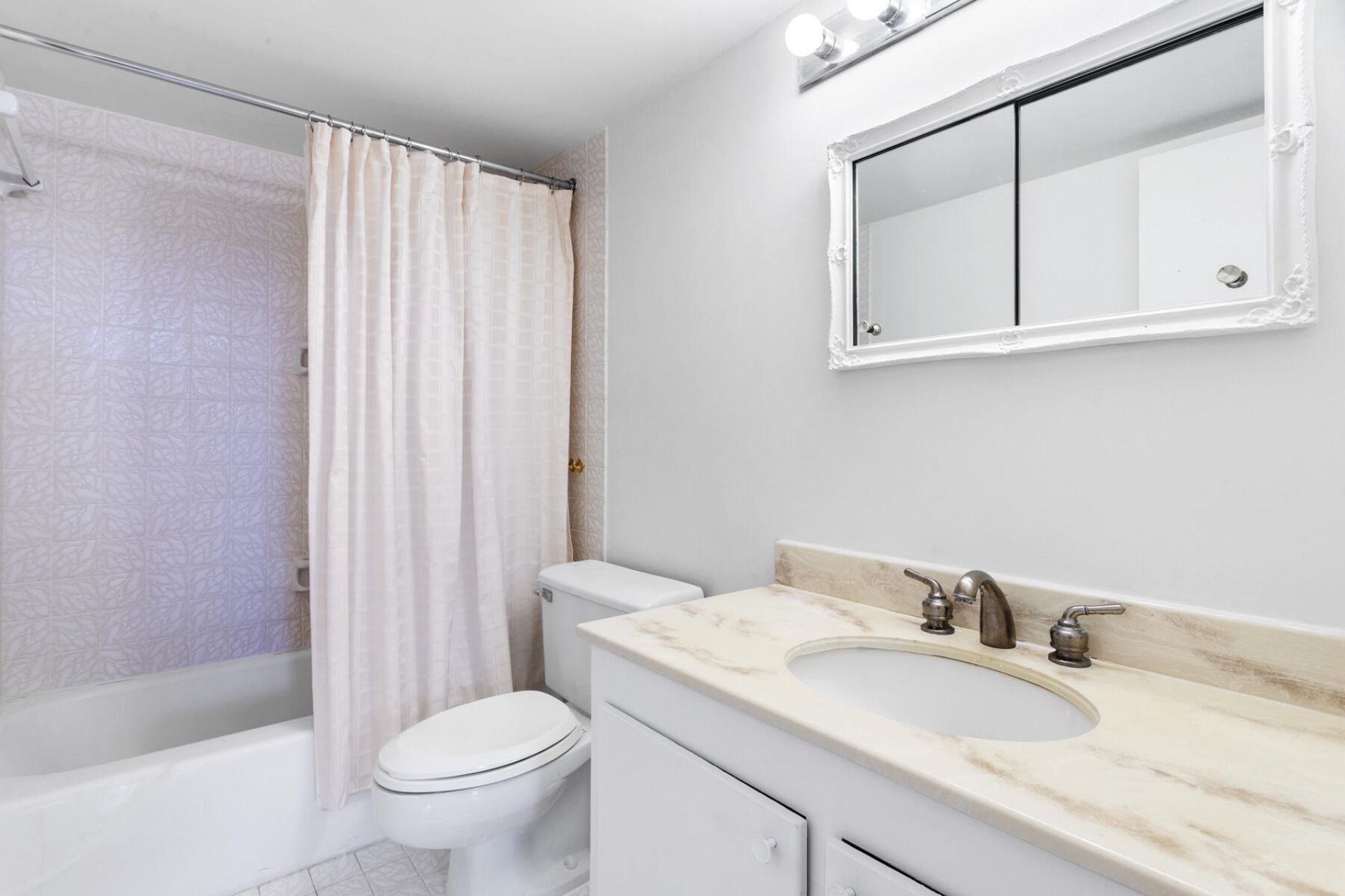 2860 S Ocean Boulevard, Unit 210, Palm Beach, FL 33480 Photo