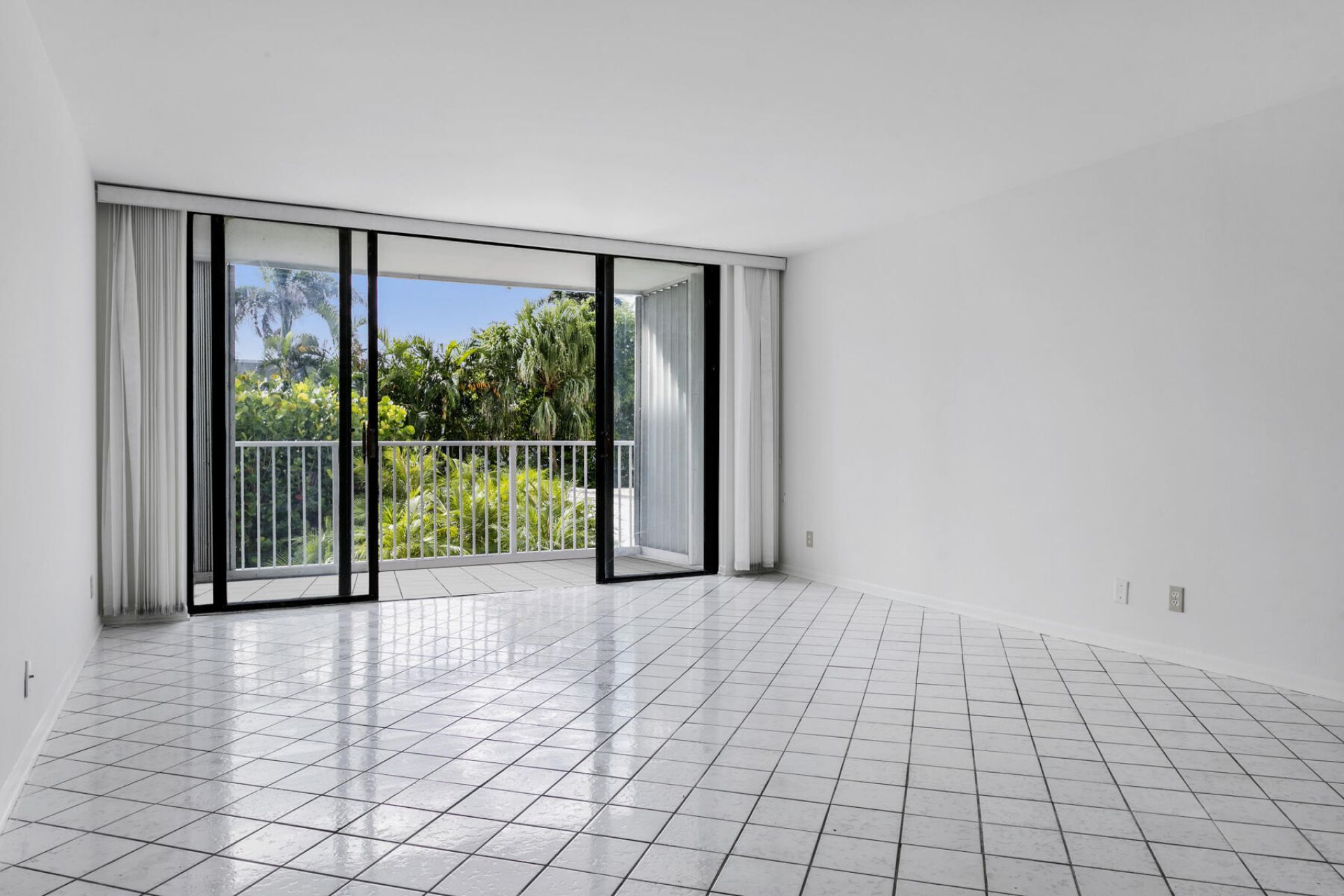 2860 S Ocean Boulevard, Unit 210, Palm Beach, FL 33480 Photo