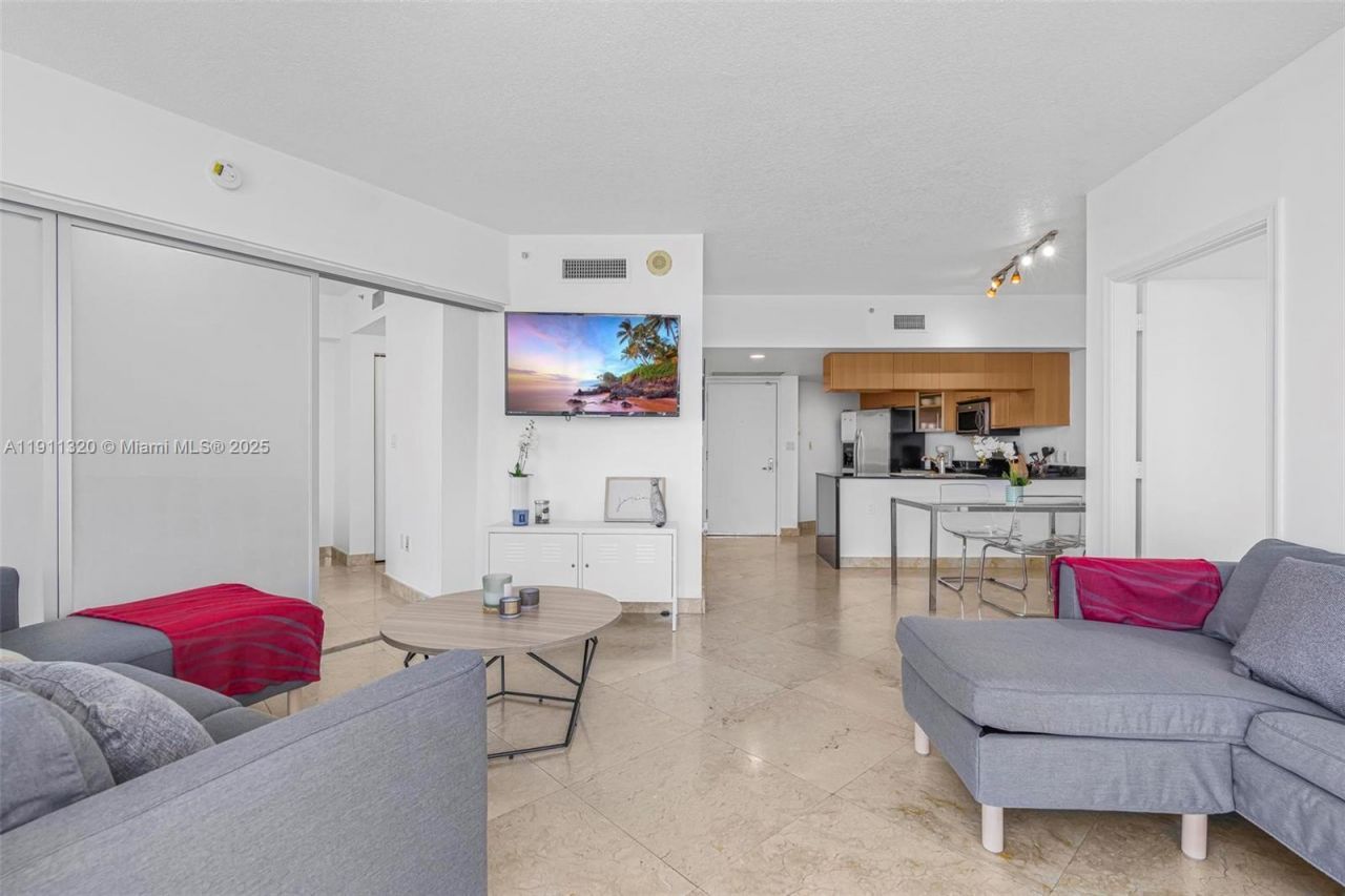 1750 N Bayshore Dr, Unit 5201, Miami, FL 33132 Photo