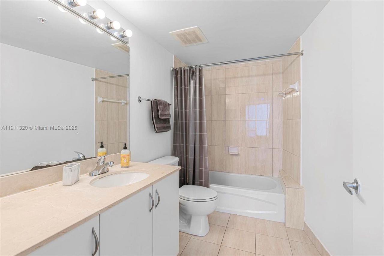 1750 N Bayshore Dr, Unit 5201, Miami, FL 33132 Photo