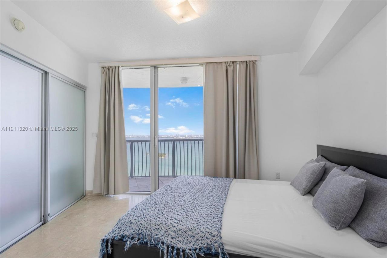 1750 N Bayshore Dr, Unit 5201, Miami, FL 33132 Photo