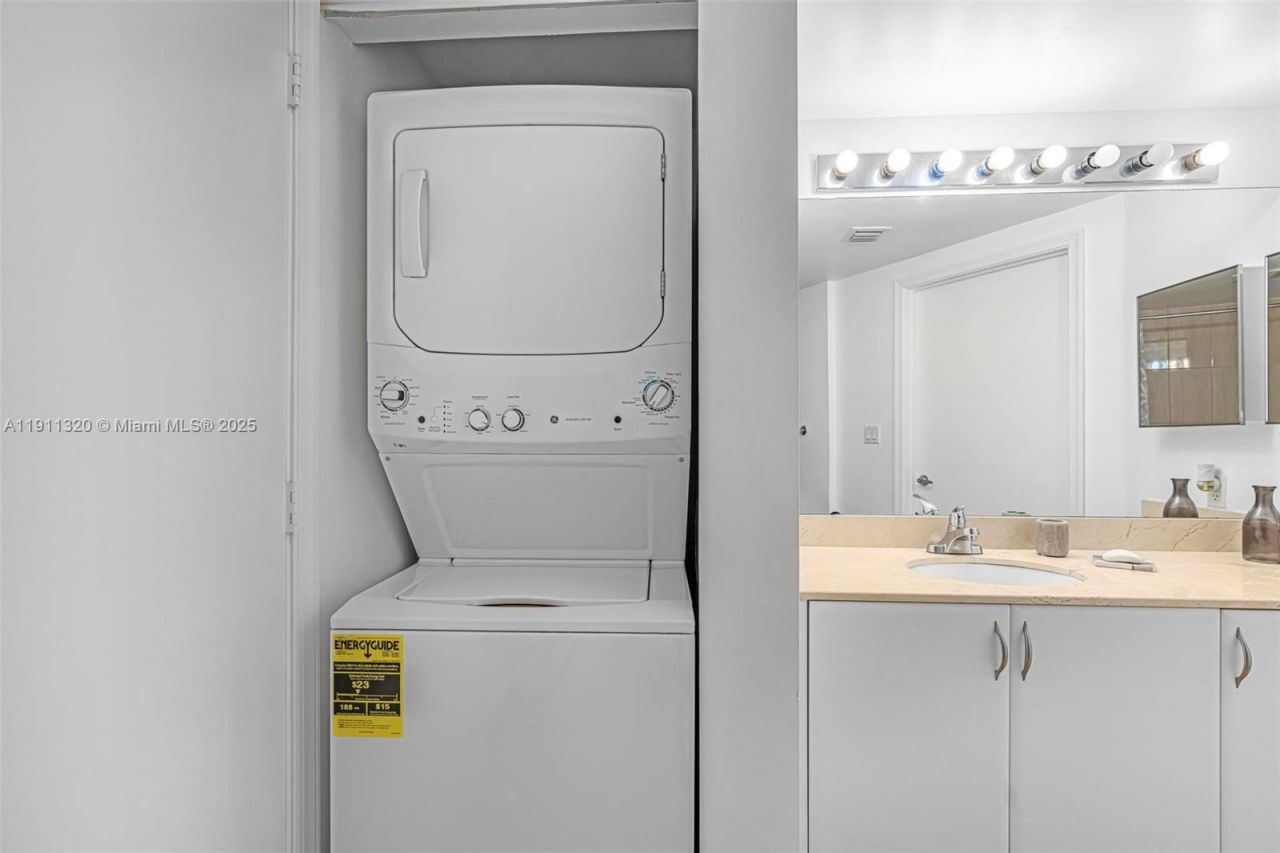 1750 N Bayshore Dr, Unit 5201, Miami, FL 33132 Photo