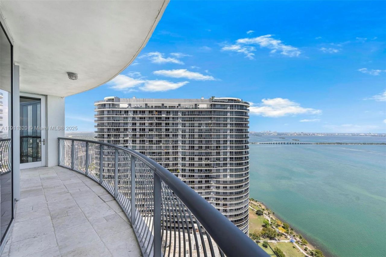 1750 N Bayshore Dr, Unit 5201, Miami, FL 33132 Photo