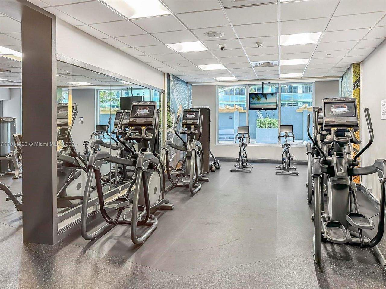 1750 N Bayshore Dr, Unit 5201, Miami, FL 33132 Photo