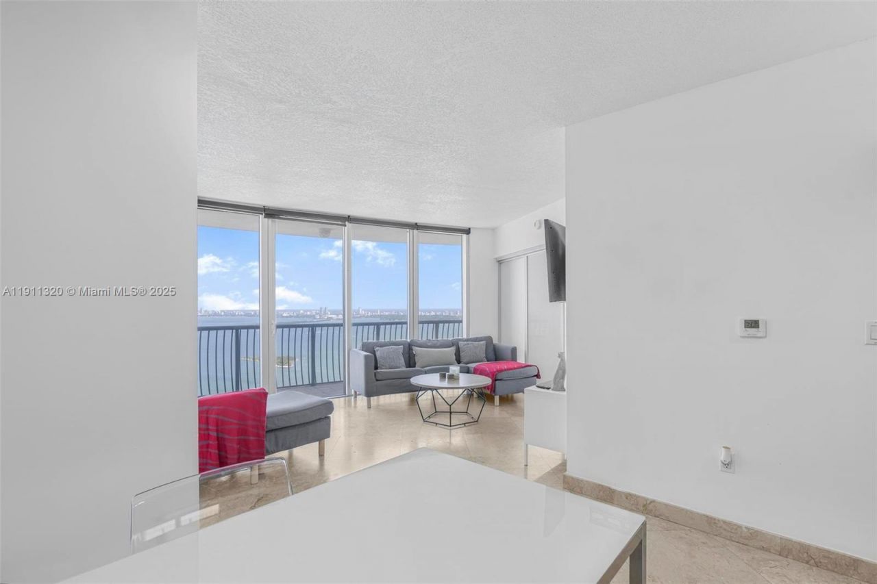 1750 N Bayshore Dr, Unit 5201, Miami, FL 33132 Photo