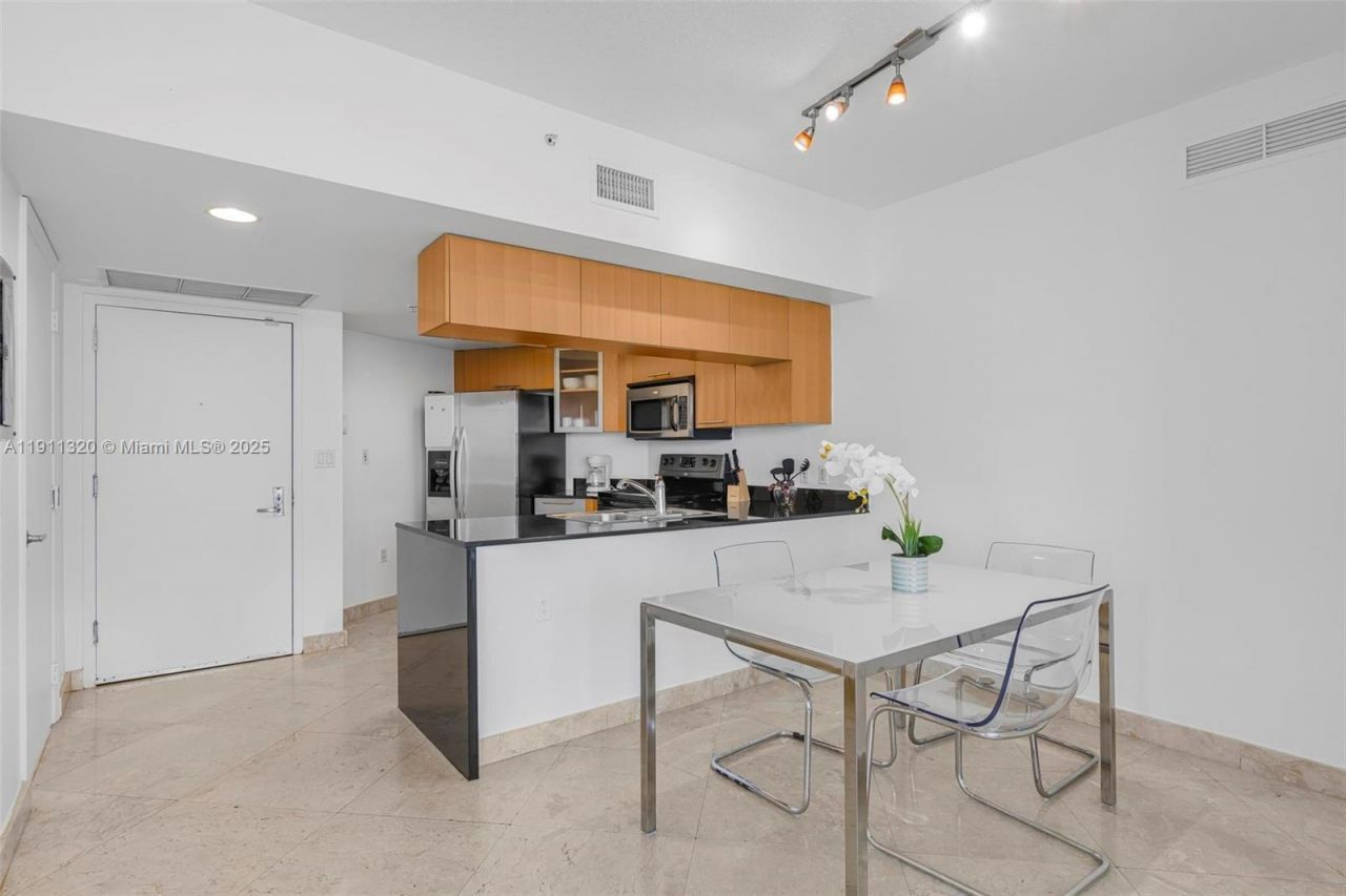 1750 N Bayshore Dr, Unit 5201, Miami, FL 33132 Photo