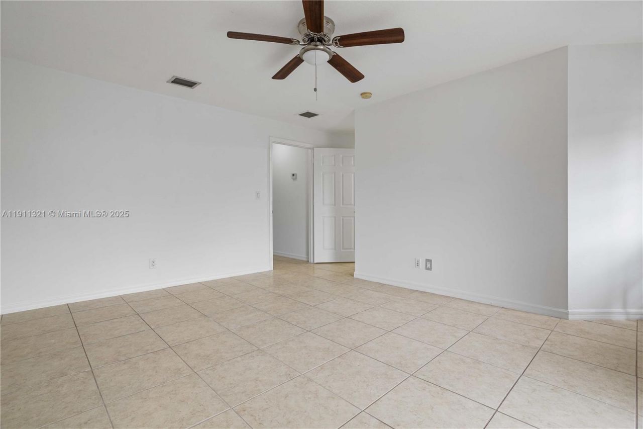 330 SW 2nd Ave, Unit 3, Hallandale Beach, FL 33009 Photo