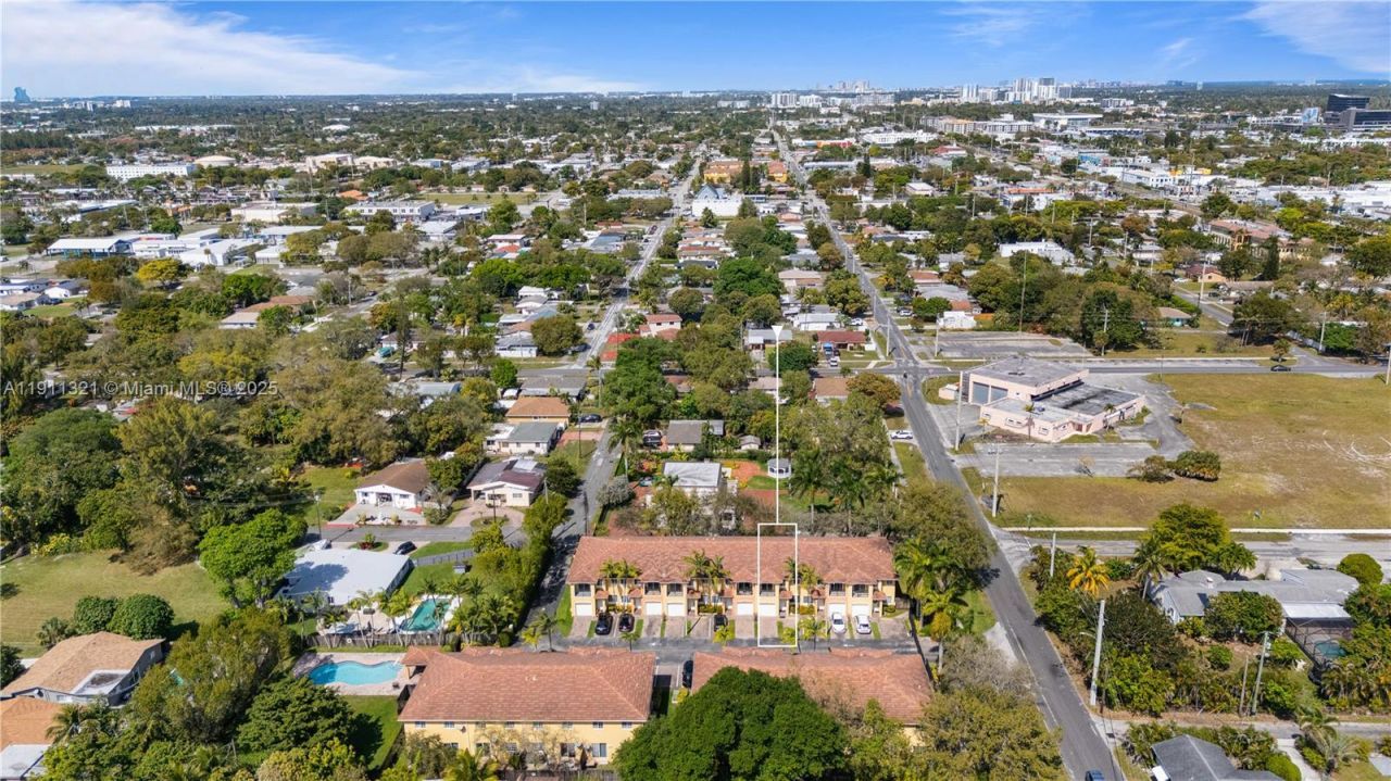 330 SW 2nd Ave, Unit 3, Hallandale Beach, FL 33009 Photo