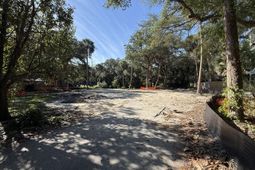 23 22nd Avenue photo 4