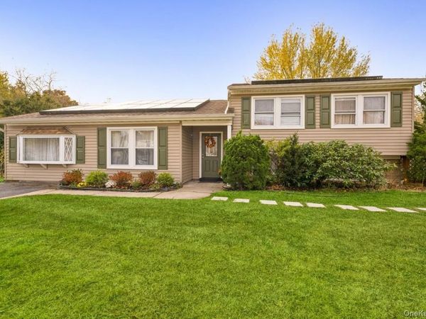 26 Grand Canyon Lane, Coram, NY 11727