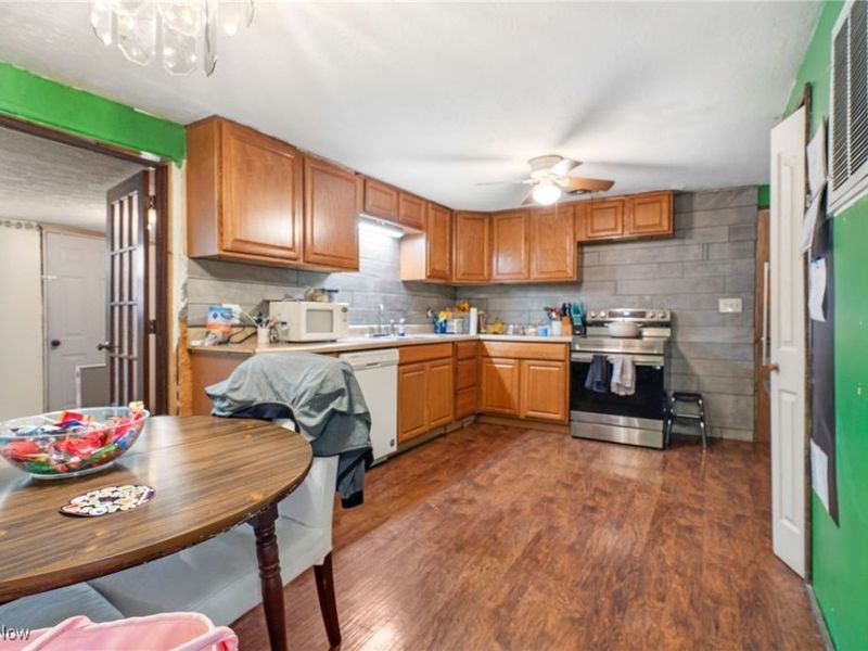 1046 W Ohio Avenue, Sebring, OH 44672 Photo 12