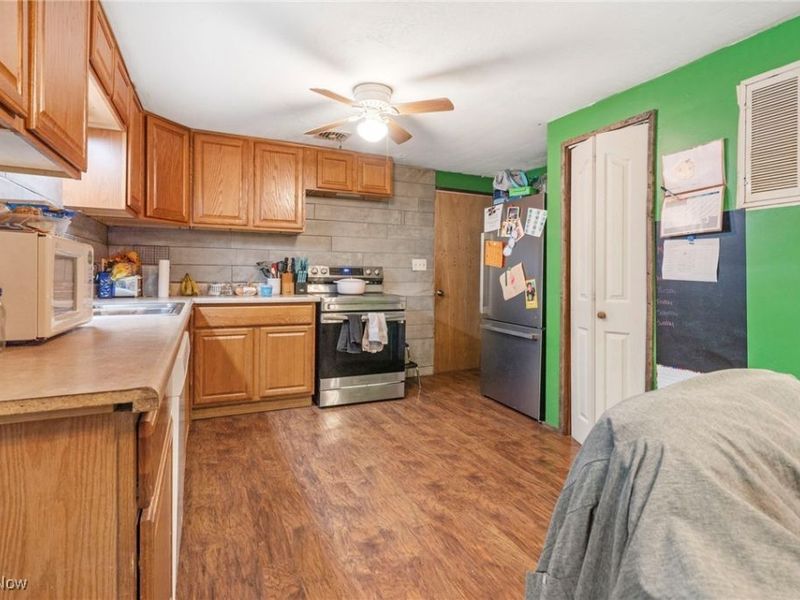 1046 W Ohio Avenue, Sebring, OH 44672 Photo 13