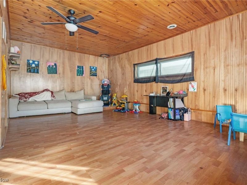 1046 W Ohio Avenue, Sebring, OH 44672 Photo 17