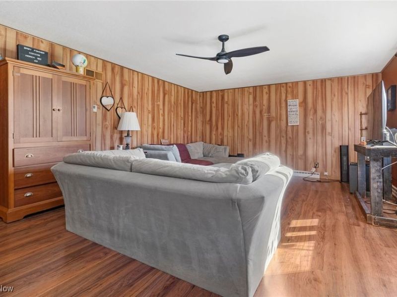 1046 W Ohio Avenue, Sebring, OH 44672 Photo 6