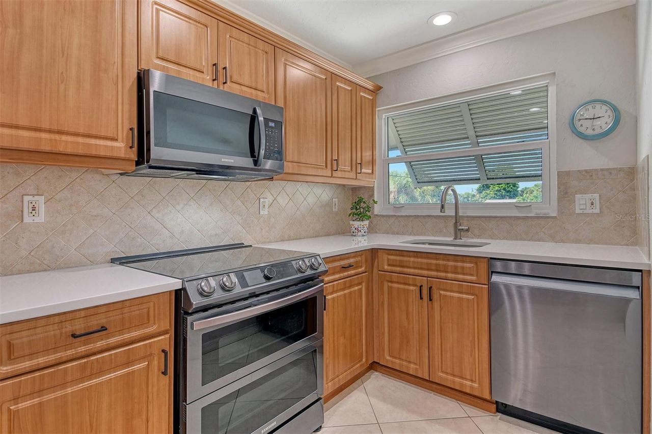 4234 Gulf Of Mexico Drive, Unit E2, Longboat Key, FL 34228 Photo