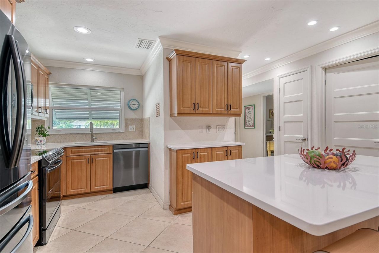 4234 Gulf Of Mexico Drive, Unit E2, Longboat Key, FL 34228 Photo