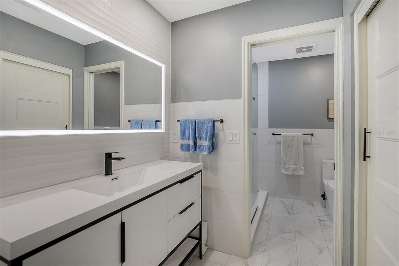 4234 Gulf Of Mexico Drive, Unit E2, Longboat Key, FL 34228 Photo