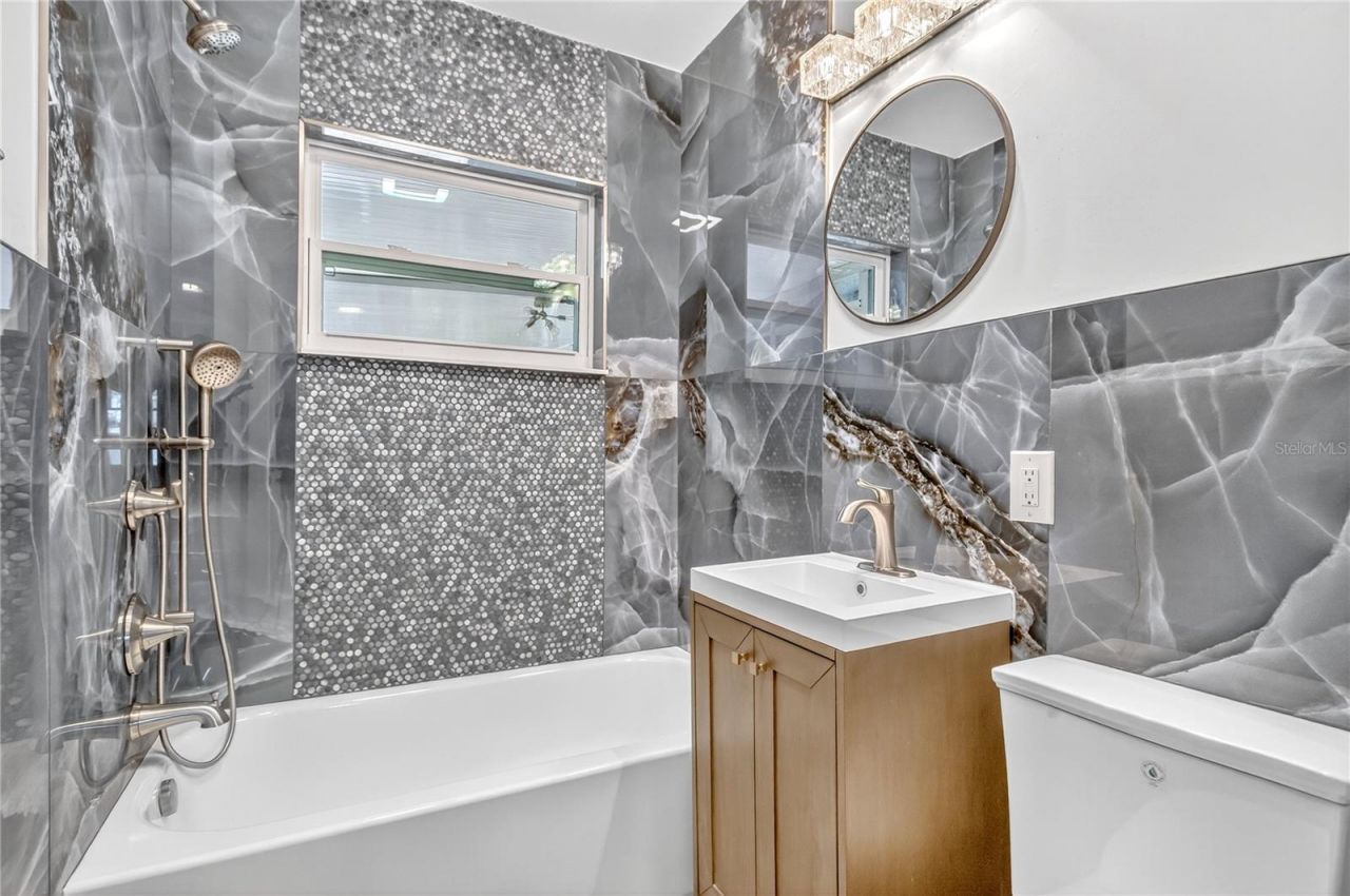 2000 76th Street N, Saint Petersburg, FL 33710 Photo