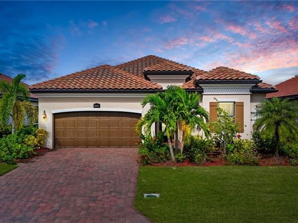 28076 Foxrock CT, BONITA SPRINGS, FL 34135