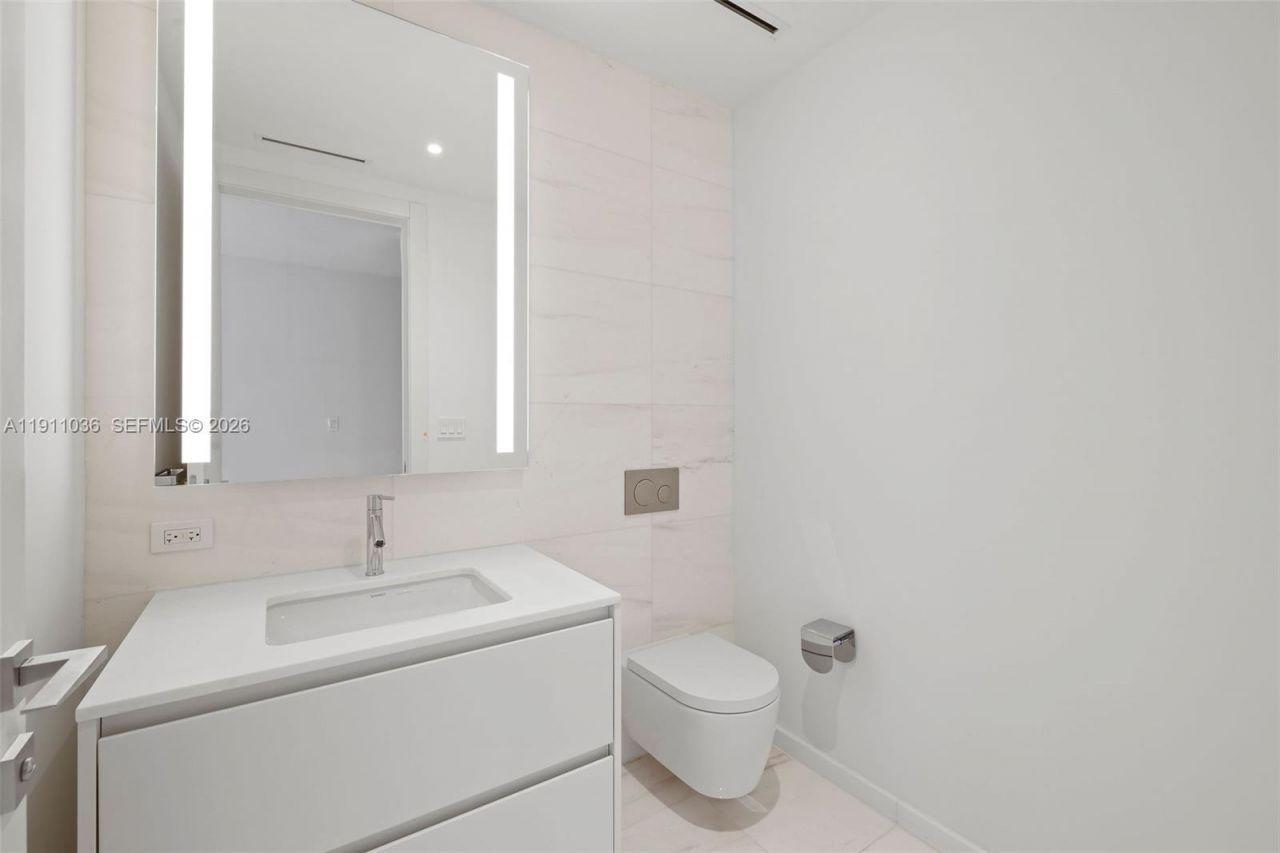 300 Biscayne Blvd Way, Unit 3404, Miami, FL 33131 Photo