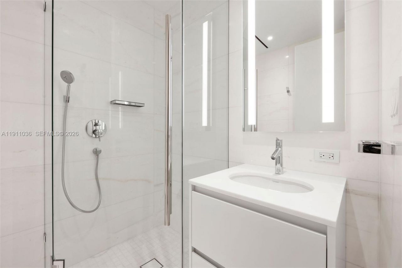 300 Biscayne Blvd Way, Unit 3404C, Miami, FL 33131 Photo