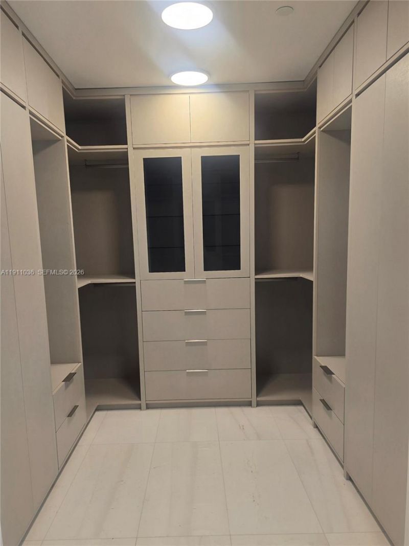 300 Biscayne Blvd Way, Unit 3404, Miami, FL 33131 Photo