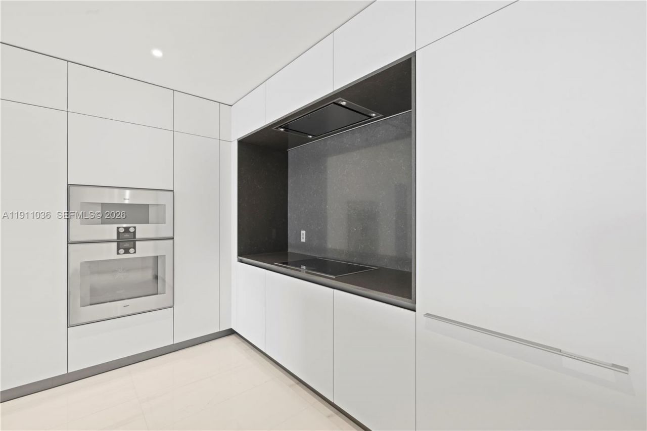 300 Biscayne Blvd Way, Unit 3404C, Miami, FL 33131 Photo