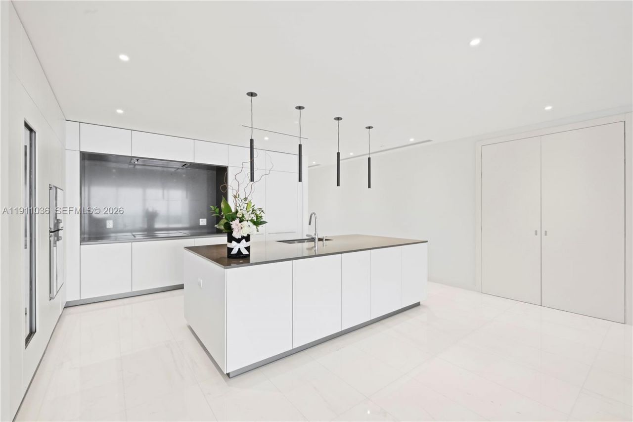 300 Biscayne Blvd Way, Unit 3404, Miami, FL 33131 Photo