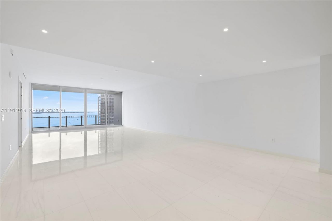 300 Biscayne Blvd Way, Unit 3404, Miami, FL 33131 Photo