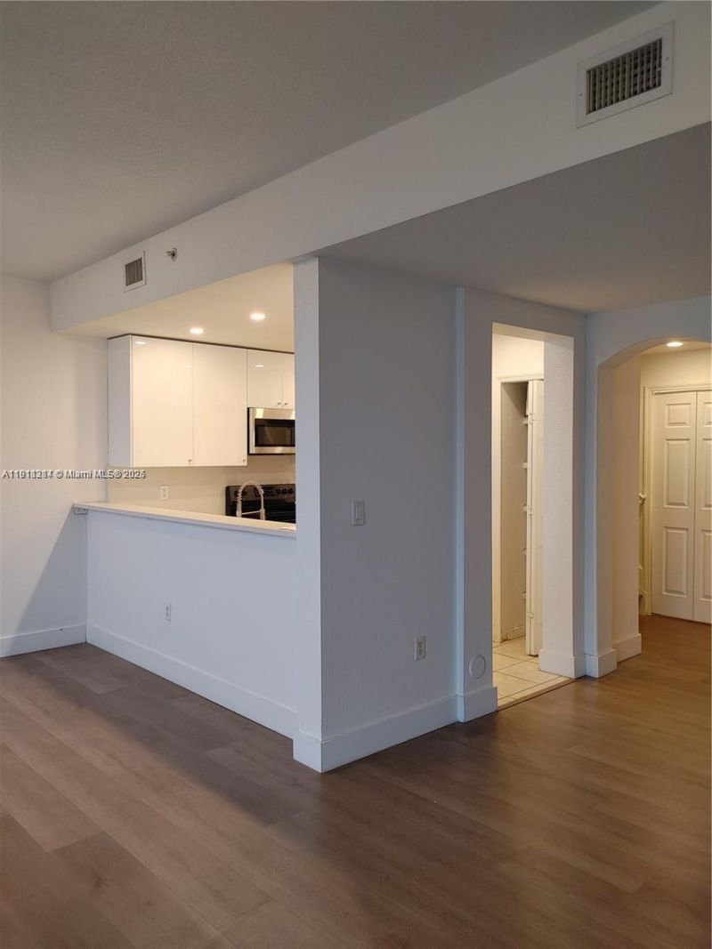 10901 NW 83rd St, Unit 204, Doral, FL 33178 Photo