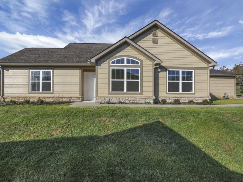 681 Woods Edge Lane, Newark, OH 43055 Photo 3