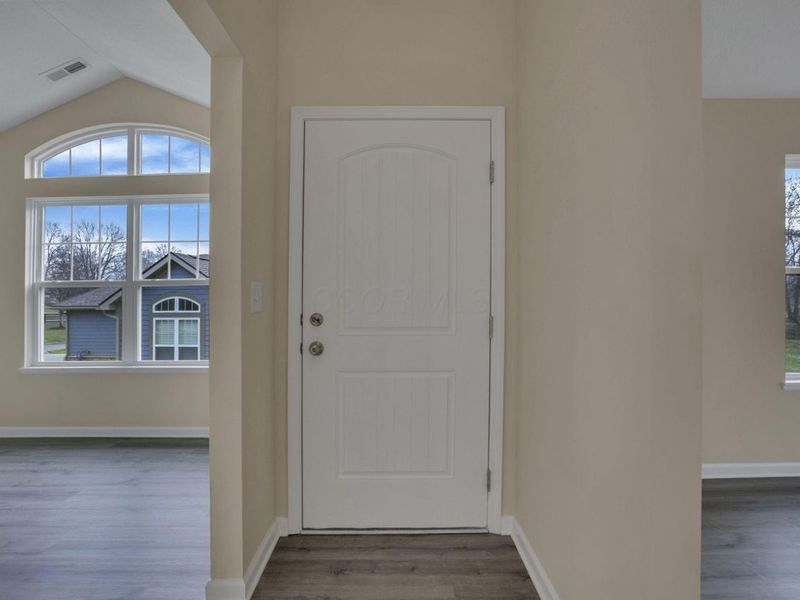 681 Woods Edge Lane, Newark, OH 43055 Photo 6