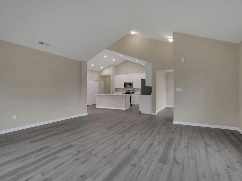 681 Woods Edge Lane, Newark, OH 43055 Photo 9