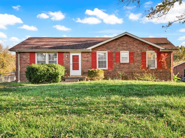 326 Bancroft Dr, Clarksville, TN 37042