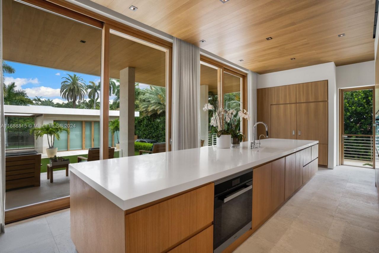 1510 W 25th St, Miami Beach, FL 33140 Photo