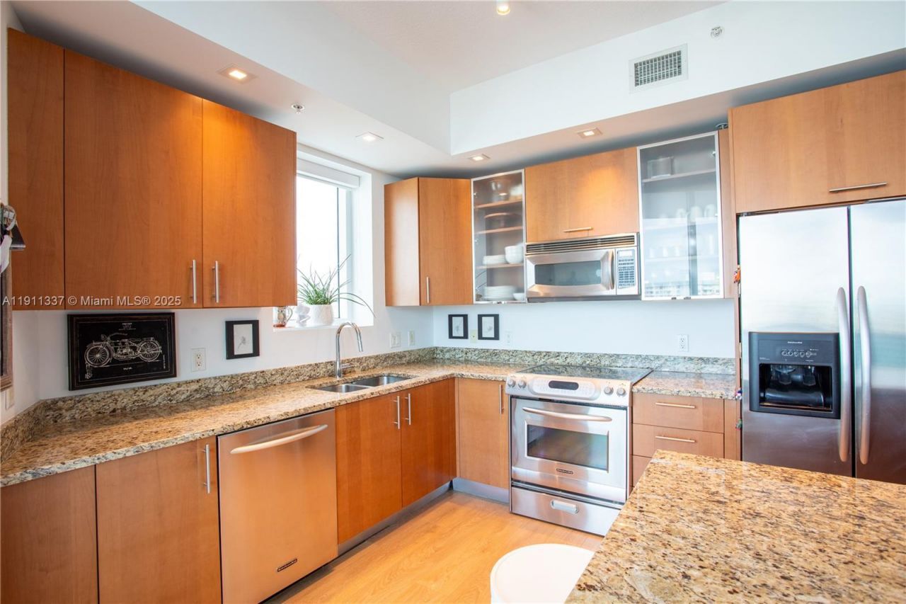 1945 S Ocean Dr, Unit 1108, Hallandale Beach, FL 33009 Photo