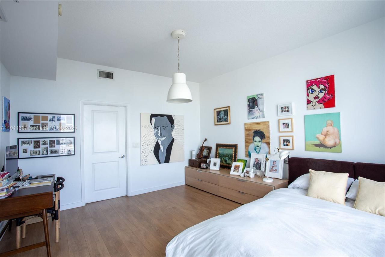 1945 S Ocean Dr, Unit 1108, Hallandale Beach, FL 33009 Photo