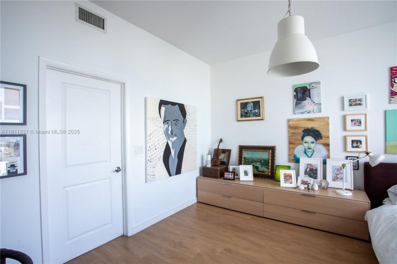 1945 S Ocean Dr, Unit 1108, Hallandale Beach, FL 33009 Photo