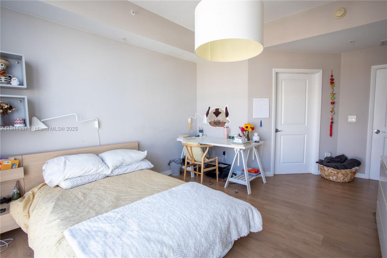 1945 S Ocean Dr, Unit 1108, Hallandale Beach, FL 33009 Photo