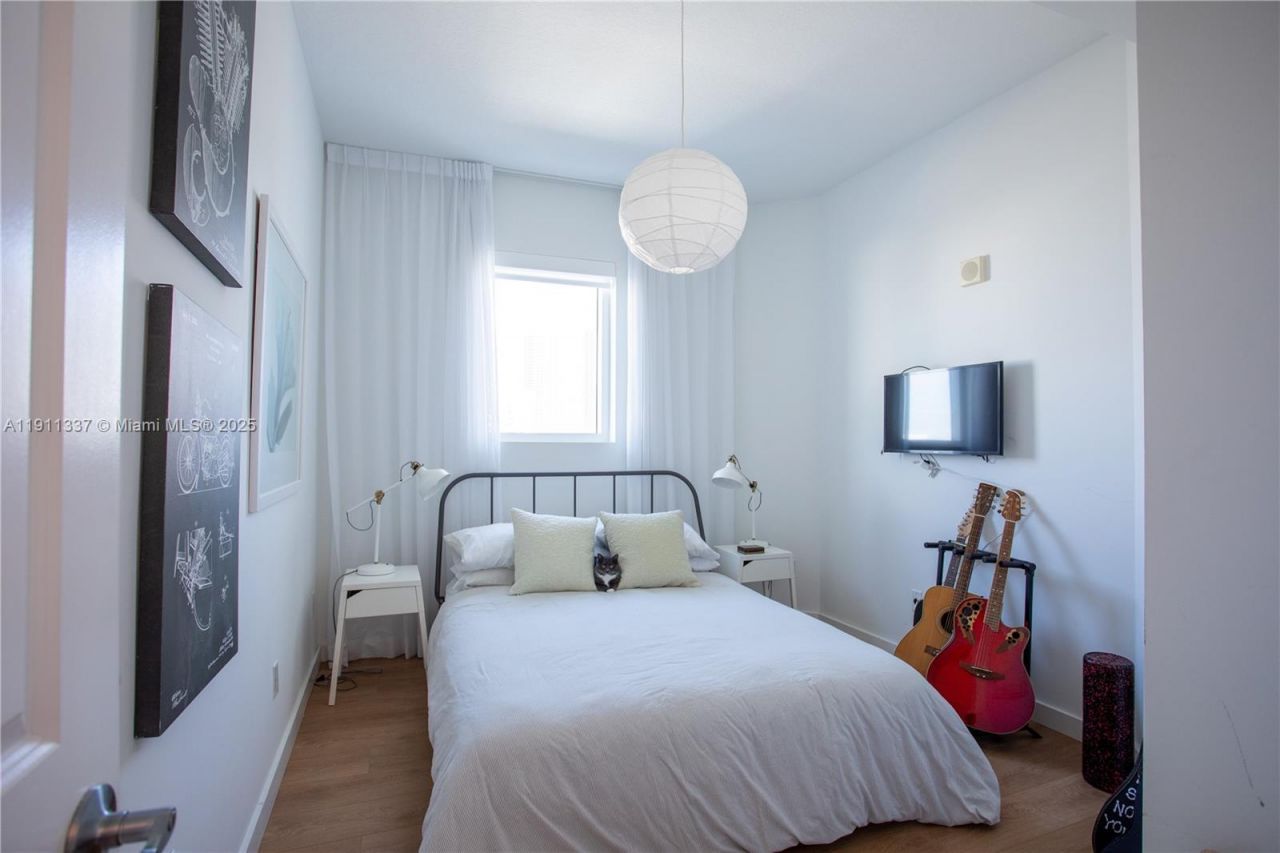 1945 S Ocean Dr, Unit 1108, Hallandale Beach, FL 33009 Photo