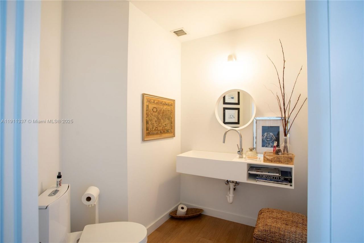 1945 S Ocean Dr, Unit 1108, Hallandale Beach, FL 33009 Photo