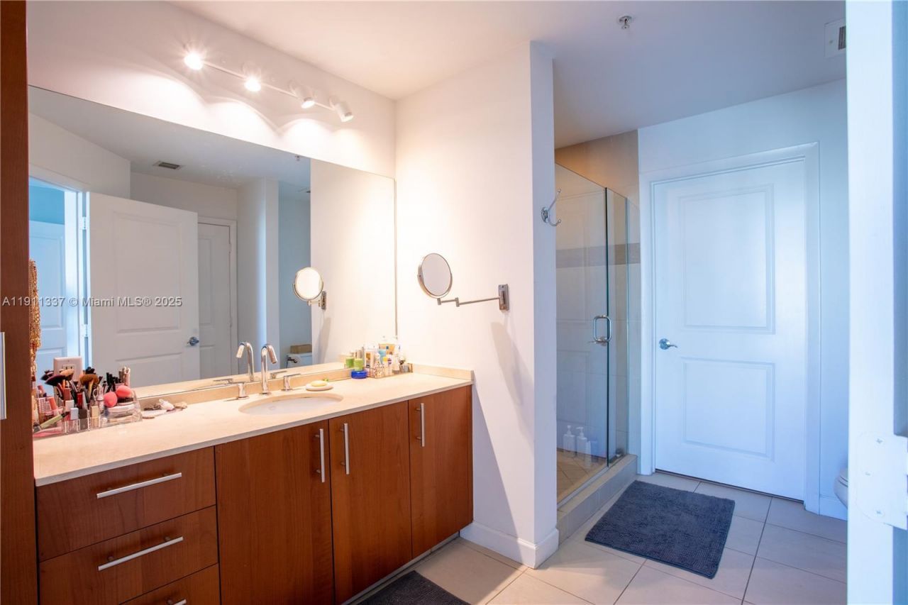 1945 S Ocean Dr, Unit 1108, Hallandale Beach, FL 33009 Photo