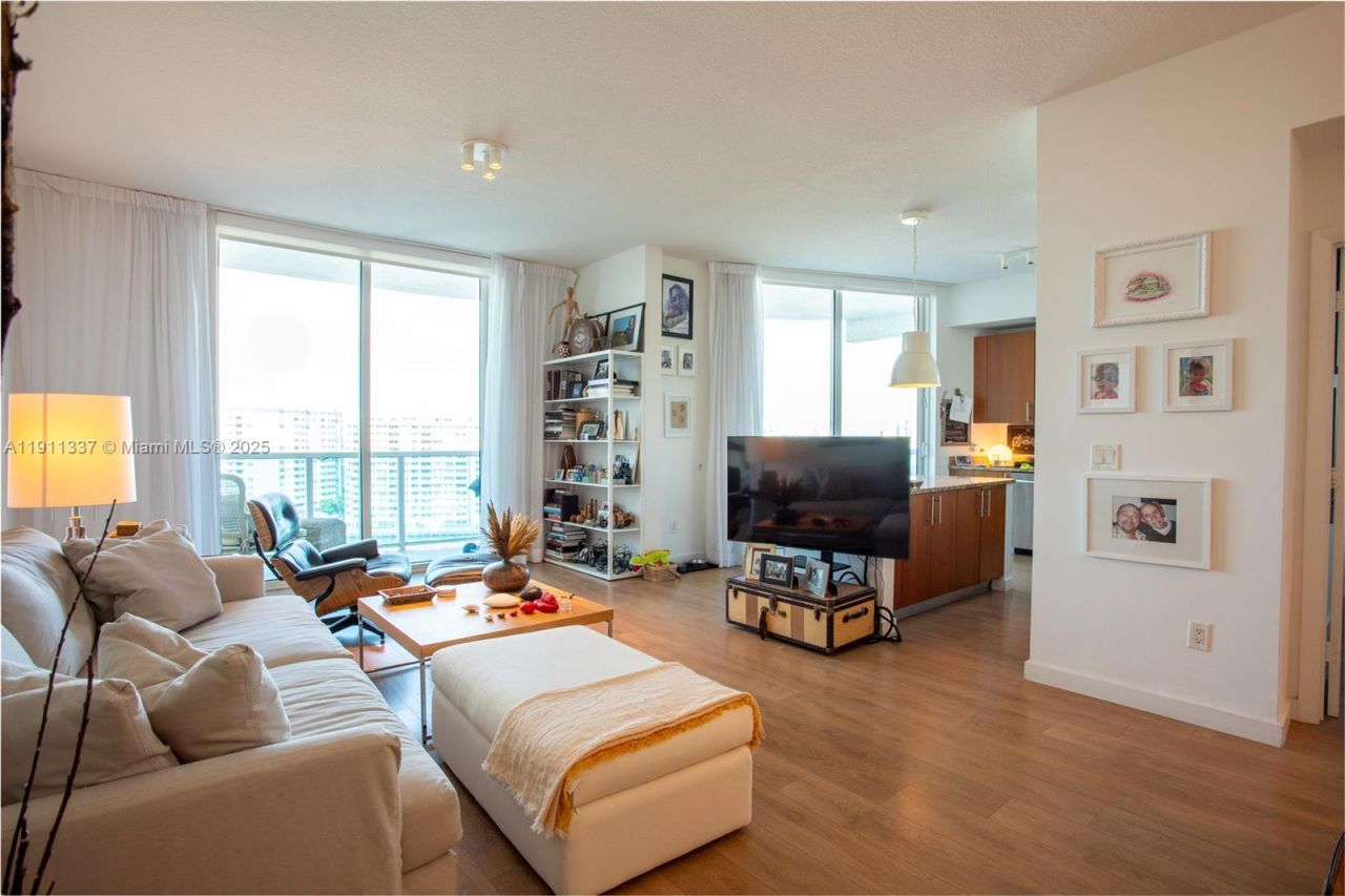 1945 S Ocean Dr, Unit 1108, Hallandale Beach, FL 33009 Photo