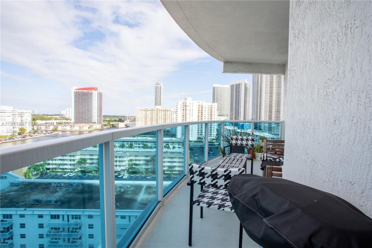 1945 S Ocean Dr, Unit 1108, Hallandale Beach, FL 33009 Photo