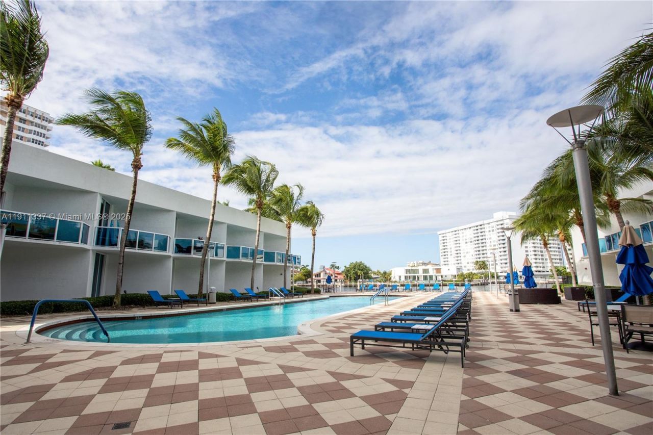 1945 S Ocean Dr, Unit 1108, Hallandale Beach, FL 33009 Photo