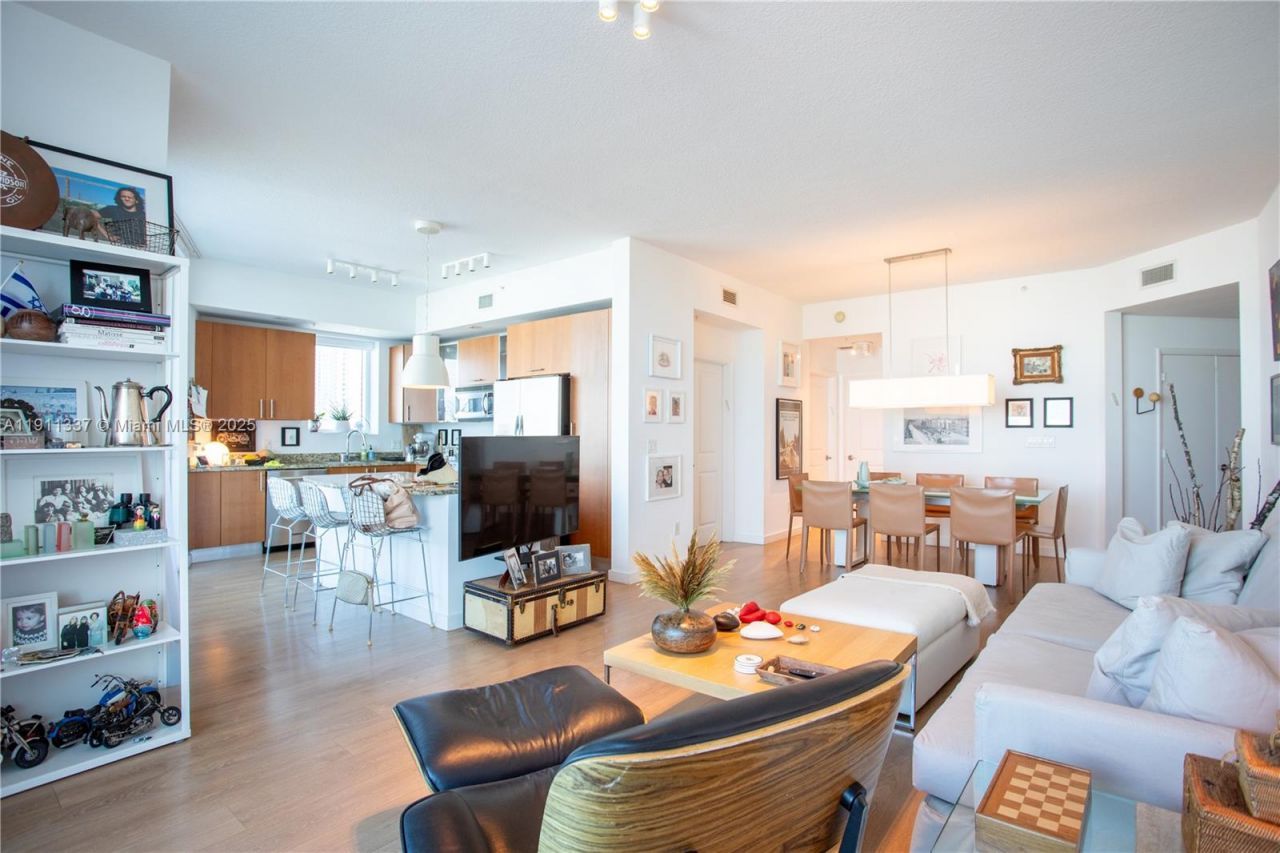 1945 S Ocean Dr, Unit 1108, Hallandale Beach, FL 33009 Photo