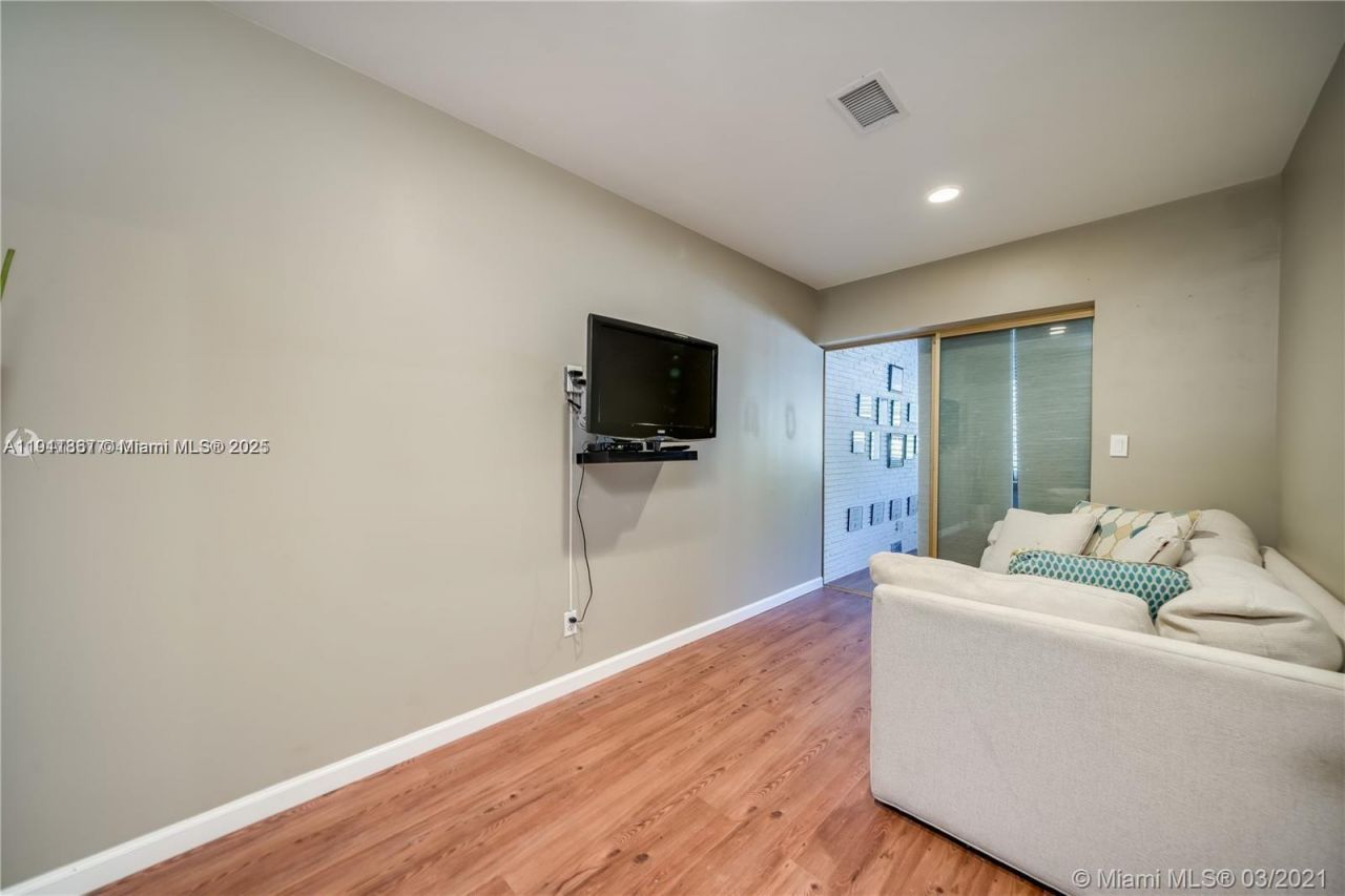 1309 Funston St (avail 04/10/2026), Unit 1309, Hollywood, FL 33019 Photo