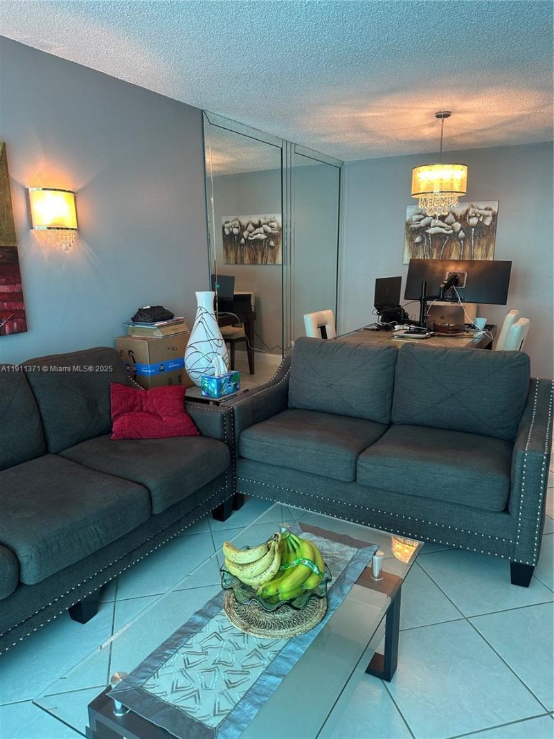 3113 S Ocean Dr, Unit 404, Hallandale Beach, FL 33009 Photo