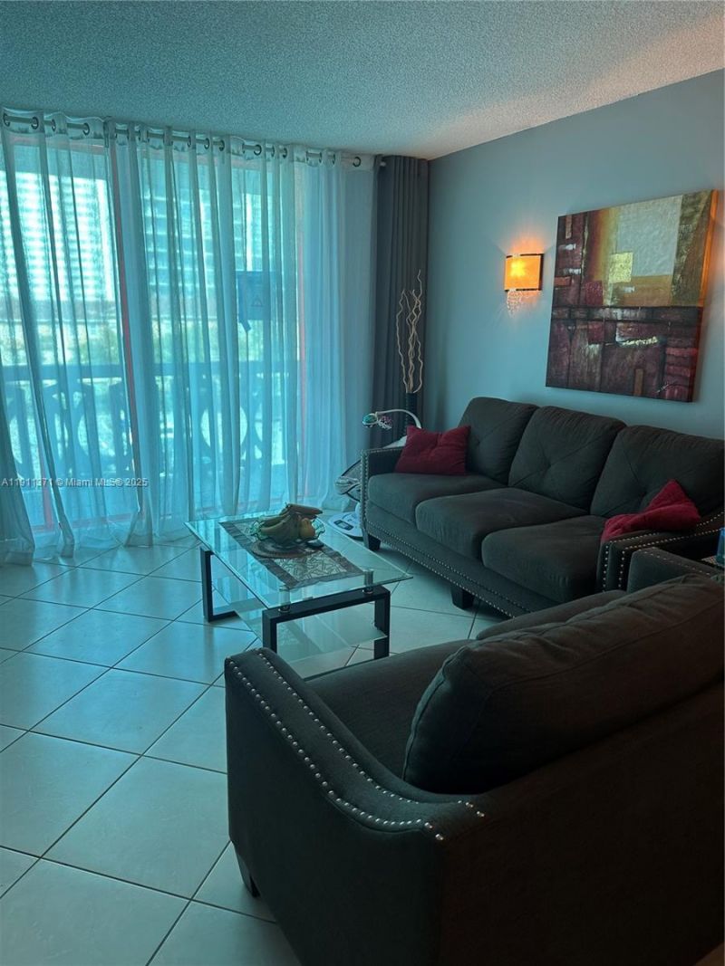 3113 S Ocean Dr, Unit 404, Hallandale Beach, FL 33009 Photo