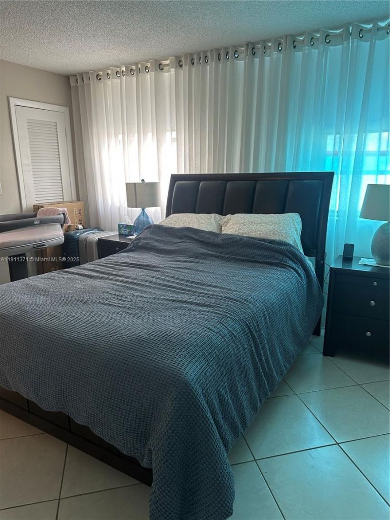 3113 S Ocean Dr, Unit 404, Hallandale Beach, FL 33009 Photo